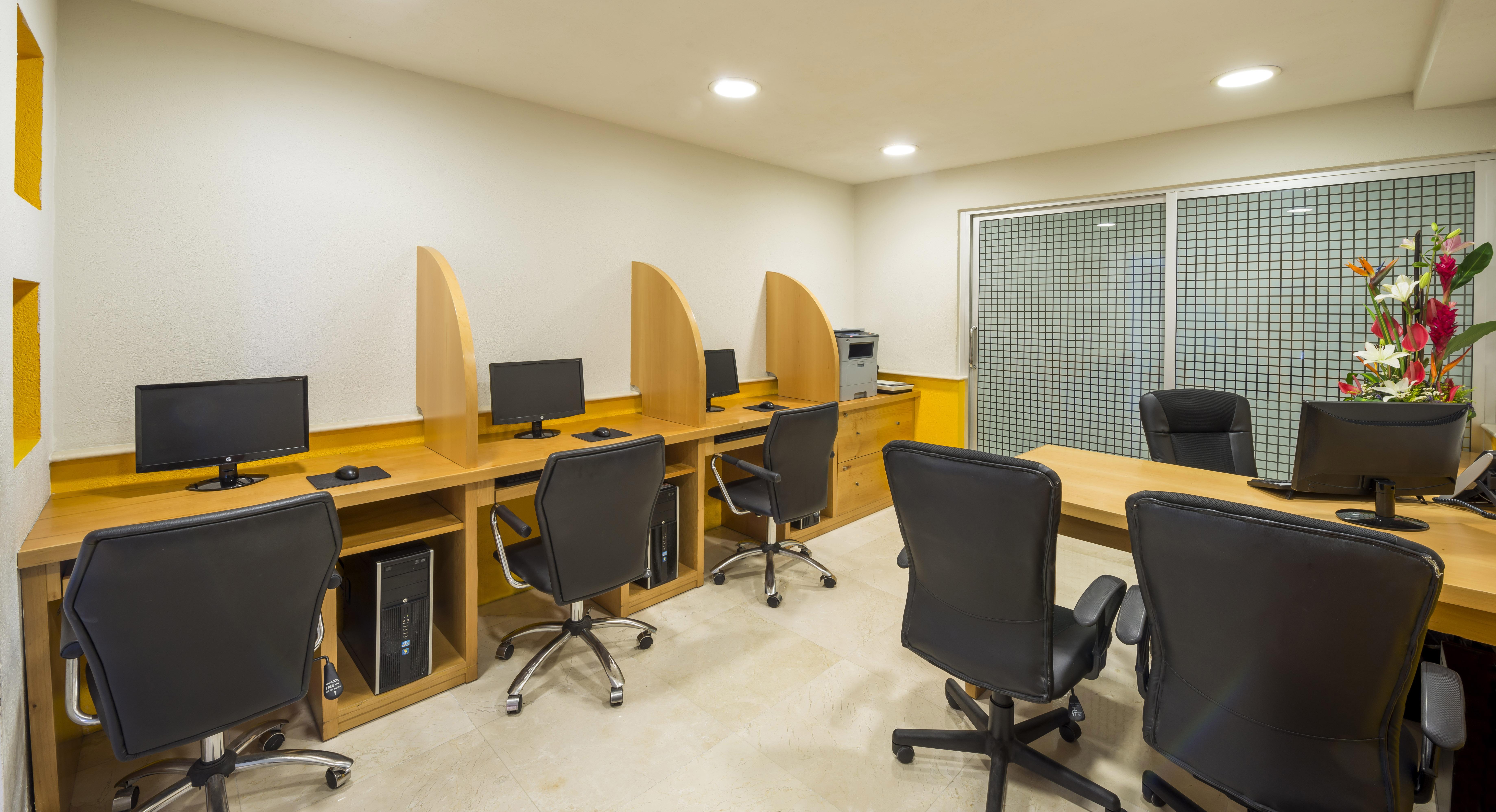 Camino Real 베라크루즈 외부 사진 Computer Lab