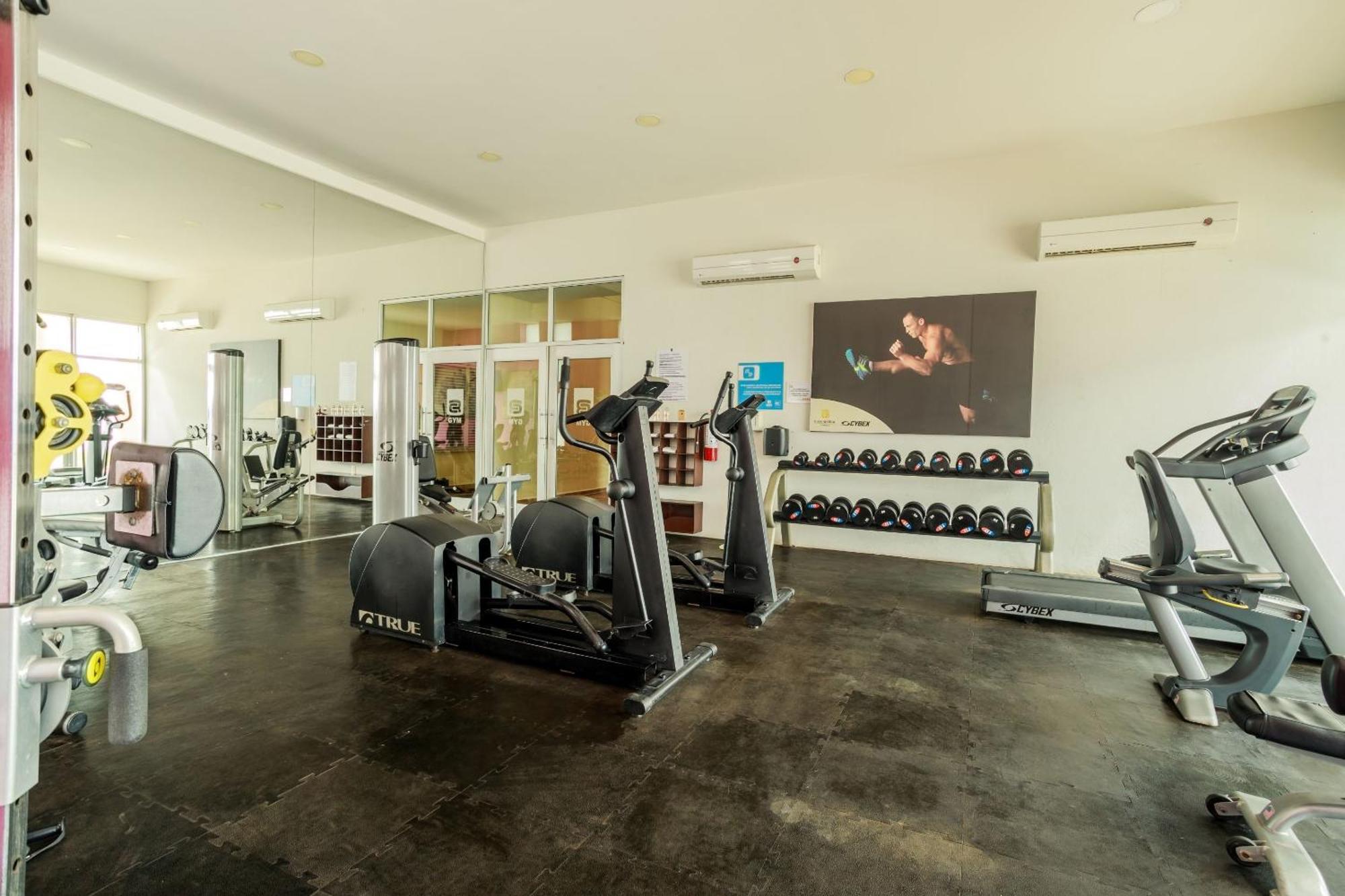 Camino Real 베라크루즈 외부 사진 The gym at the hotel