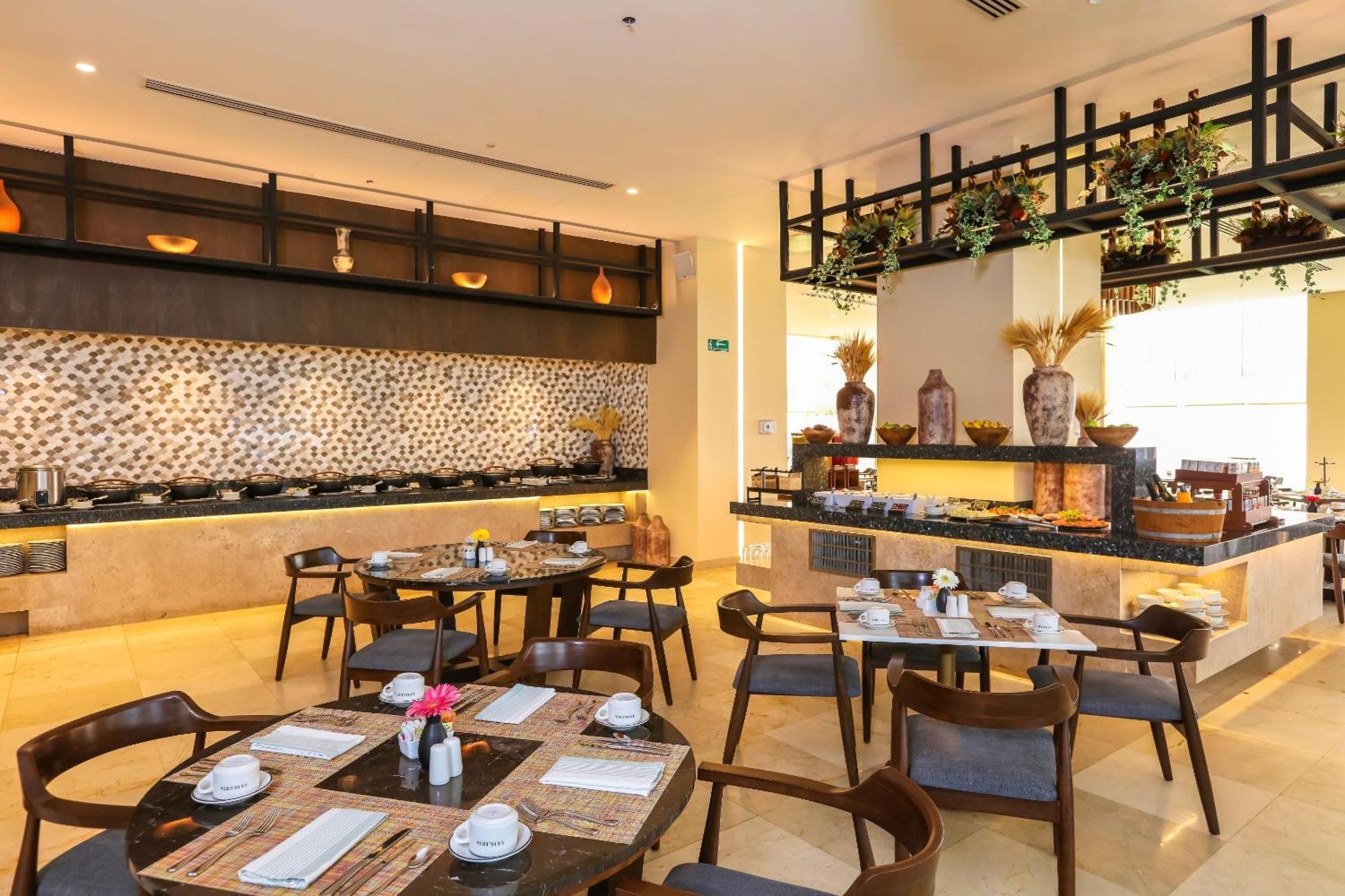 Camino Real 베라크루즈 외부 사진 The restaurant at the hotel