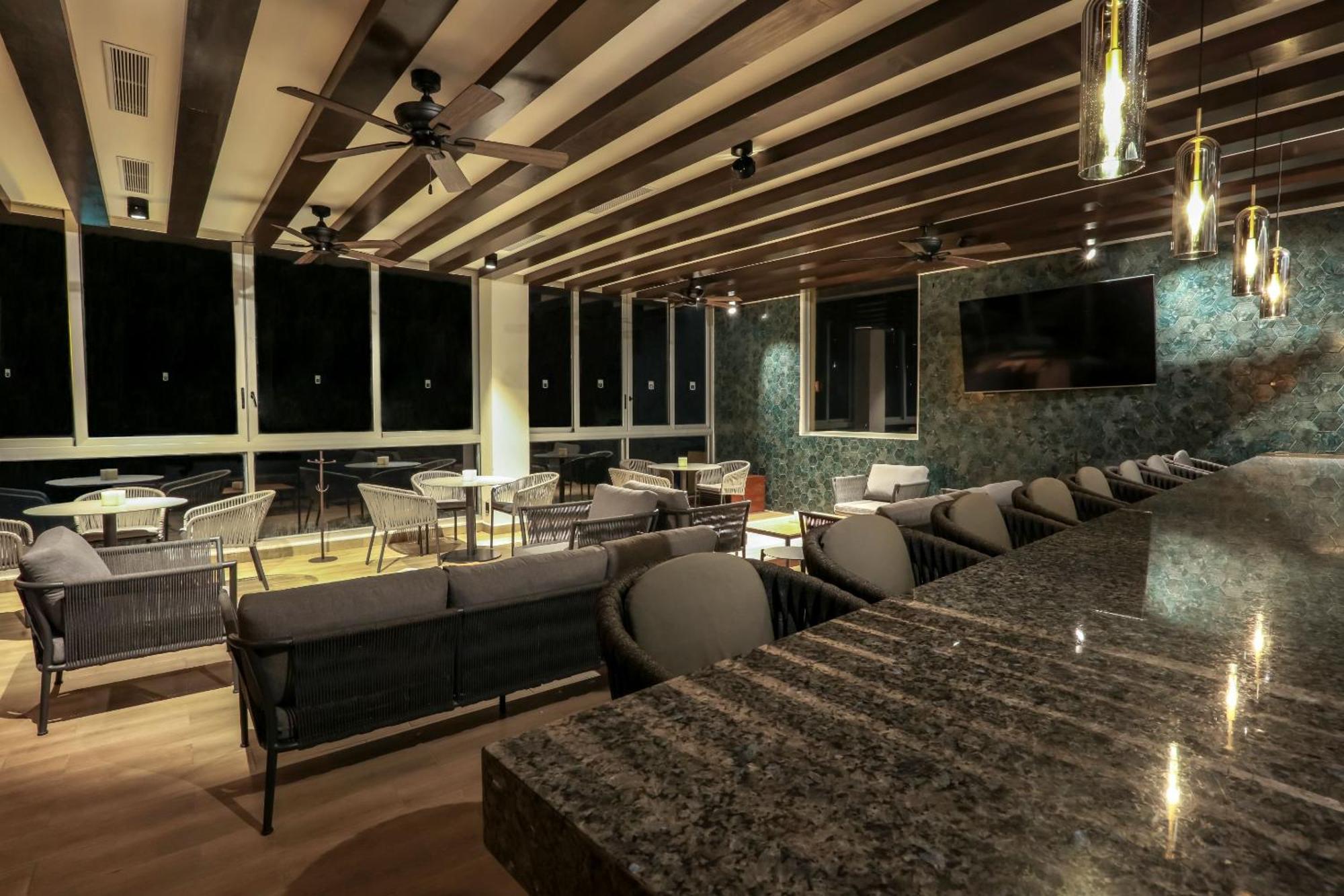 Camino Real 베라크루즈 외부 사진 The interior of the restaurant